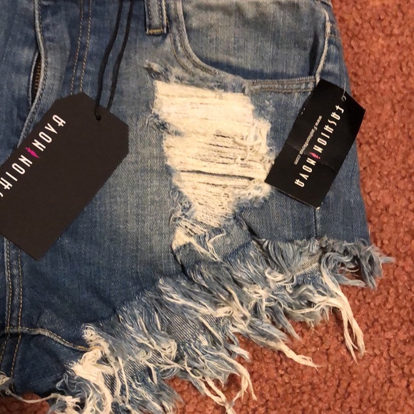 COPY - Fashion Nova Distressed Shorts - Picture 4 of 5